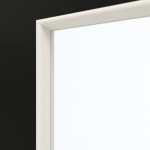 Detailansicht des Lichtausschnitts von GARANT Wohnungseingangstür 0901-60 Black Resopal mit Lichtausschnitt LA-2