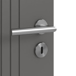 Detailansicht der Oberfläche von HÖRMANN Doppelflügeltür Groove 21 Staubgrau RAL 7037 Lack DesignLine mit Zarge