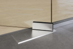 Bodentürschließer von Aida Motiv matt Glaspendeltür mit zwei festen Seitenteilen DORMA Mundus BTS Variante 3 - Erkelenz