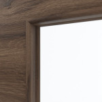 Detailansicht des Lichtausschnitts von HÖRMANN Doppelflügeltür Alpineiche quer Duradecor ProLine mit Lichtausschnitt LA 24 bandseitig mit Zarge