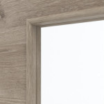 Detailansicht des Lichtausschnitts von HÖRMANN Doppelflügeltür Nordeiche quer Duradecor ProLine mit Lichtausschnitt LA 5 mit Zarge