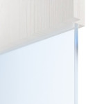 Detailansicht des Lichtausschnitts von HÖRMANN Doppelflügeltür Pure 2 Gebürstetes Weiß Duradecor DesignLine mit Lichtausschnitt quer mit Lisene Steel 80 mit Zarge