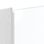 Detailansicht des Lichtausschnitts von HÖRMANN Doppelflügeltür Rail 1 Eiche Weiß Duradecor DesignLine mit Zarge