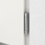 Detail Bänder von Stahl Nebeneingangstür ATENA P55 ohne Glasausschnitt