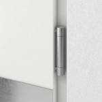 Detail Bänder von Stahl Nebeneingangstür REA S68 ZL mit Glasausschnitt