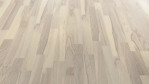 MW-pc200-9044-esche-lebh-weiss-geb-parkett-5222009044-Schraeg