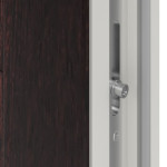 Haustür Kunststoff Premium T048 Mahagoni-RAL 9016 Detail Schließer