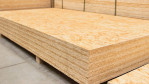 Pallettenansicht von EGGER OSB3-Verlegeplatte ungeschliffen 2500 mm x 1250 mm x 18 mm