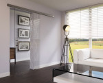Milieu mit Modell 3022 negativ Ganzglas Schiebetür - Lienbacher Glas
