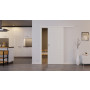 Front-Milieubild der vor der Wand laufenden Montana 6 ClassicLine Weißlack Schiebetür - Hörmann