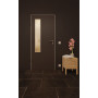 Front-Milieuansicht von GARANT Feuchtraumtür 10622-60 Ebony Resopal mit Lichtausschnitt LA-5 bandseitig