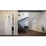 Front-Milieuansicht der in der Wand laufenden Cofi 40 LA-02 Weißlack RAL 9016 Premium Schiebetür