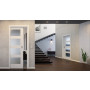 Front-Milieuansicht der in der Wand laufenden Coso 45 LA-04 Weißlack RAL 9016 Premium Schiebetür