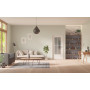 Front-Milieuansicht der in der Wand laufenden GARANT Schiebetür 0160-60 Silver Grey CePaL mit Lichtausschnitt LA-DIN Sprosse SP0