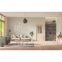 Front-Milieuansicht der in der Wand laufenden GARANT Schiebetür Authentic Sand CePaL mit Lichtausschnitt LA-6 Sprosse SP0
