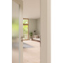 CloseUp-Milieuansicht von GARANT Zimmertür 0105-60 Pearl White CPL mit Lichtausschnitt LA-2