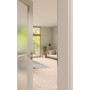 CloseUp-Milieuansicht von GARANT Zimmertür D354-60 Designer White Resopal mit Lichtausschnitt LA-3 Sprosse SP0