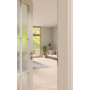 CloseUp-Milieuansicht von GARANT Zimmertür 0105-60 Pearl White CPL mit Lichtausschnitt LA-3 Sprosse SP2