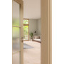 CloseUp-Milieuansicht von GARANT Zimmertür Authentic Sand GCK08 mit Lichtausschnitt LA-3 Sprosse SP4