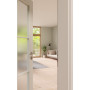 CloseUp-Milieuansicht von GARANT Zimmertür D354-60 Designer White Resopal mit Lichtausschnitt LA-3 Sprosse SP4