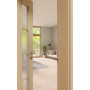 CloseUp-Milieuansicht von GARANT Zimmertür Authentic Sand GCK08 mit Lichtausschnitt LA-4 schlossseitig Sprosse SP10