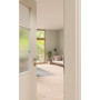 CloseUp-Milieuansicht von GARANT Zimmertür 0105-60 Pearl White CPL mit Lichtausschnitt LA-6 Sprosse SP4