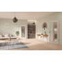 Main-Milieuansicht der vor der Wand laufenden GARANT Schiebetür 0160-60 Silver Grey CePaL mit Lichtausschnitt LA-2 Sprosse SP0