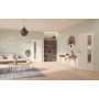 Main-Milieuansicht der vor der Wand laufenden GARANT Schiebetür 0105-60 Pearl White CePaL mit Lichtausschnitt LA-4 bandseitig