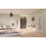 Main-Milieuansicht der in der Wand laufenden GARANT Schiebetür 0160-60 Silver Grey CePaL mit Lichtausschnitt LA-4 mittig Sprosse SP10