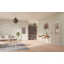 Main-Milieuansicht der in der Wand laufenden GARANT Schiebetür 0160-60 Silver Grey CePaL mit Lichtausschnitt LA-6 Sprosse SP4