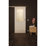 Front-Milieuansicht der vor der Wand laufenden GARANT Feuchtraum-Schiebetür D354-60 Designer White Resopal mit Lichtausschnitt LA-6