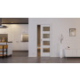 Front-Milieuansicht der in der Wand laufenden LEBO Schiebetür Cotton Like Weiß ähnl. RAL 9016 Versio mit Lichtausschnitt LA 9
