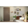 Front-Milieuansicht von HÖRMANN Wohnungseingangstür Groove 92 Staubgrau RAL 7037 Lack DesignLine
