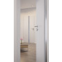 CloseUp-Milieuansicht von HÖRMANN Innentür Pure 1 Eiche Weiß Duradecor DesignLine mit Lichtausschnitt mittig