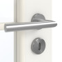 Detailansicht der Oberfläche von GARANT Zimmertür Weißlack 9016 GHK08 mit Lichtausschnitt LA-3 Sprosse SP10