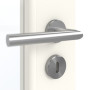 Detailansicht der Oberfläche von GARANT Zimmertür 0105-60 Pearl White CPL mit Lichtausschnitt LA-3 Sprosse SP2