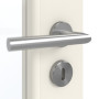 Detailansicht der Oberfläche von GARANT Zimmertür Weißlack 9010 mit Lichtausschnitt LA-3 Sprosse SP4