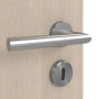 Detailansicht der Oberfläche von GARANT Zimmertür Authentic Akazie GCK08 mit Lichtausschnitt LA-4 bandseitig Sprosse SP10