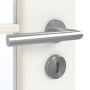 Detailansicht der Oberfläche von GARANT Zimmertür Weißlack 9016 GHK08 mit Lichtausschnitt LA-4 schlossseitig Sprosse SP10