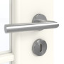 Detailansicht der Oberfläche von GARANT Zimmertür 0105-60 Pearl White CPL mit Lichtausschnitt LA-5 schlossseitig Sprosse SP10