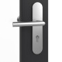 Detailansicht der Oberfläche von GARANT Wohnungseingangstür Matt RAL 9005 G-TEC mit Lichtausschnitt LA-4 schlossseitig