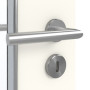 Detailansicht der Oberfläche von GARANT Feuchtraumtür 0105-60 Pearl White Resopal mit Lichtausschnitt LA-6