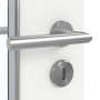 Detailansicht der Oberfläche von GARANT Feuchtraumtür D354-60 Designer White Resopal mit Lichtausschnitt LA-6