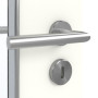Detailansicht der Oberfläche von GARANT Feuchtraumtür U11026SD Kristallweiß GHK08 mit Lichtausschnitt LA-6