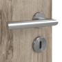Detailansicht der Oberfläche von HÖRMANN Innentür Pure 1 Nordeiche Duradecor DesignLine mit Lichtausschnitt mittig