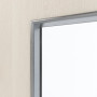 Detailansicht des Lichtausschnitts von GARANT Feuchtraum-Schiebetür Authentic Perl GCK08 mit Lichtausschnitt LA-4 bandseitig